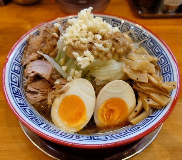 「全部のせ豚出汁ラーメン(ミニ、1130円)」@ラーメン☆ビリー 川越クレアモール店の写真