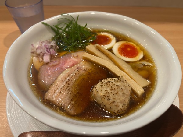 「特製醤油らぁ麺」@横浜淡麗らぁ麺 川上の写真