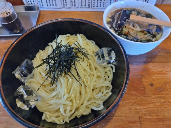 「しょうゆつけ麺 (1.5玉:サービス券)」@かじかや手打らーめんの写真