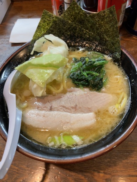 「豚骨醤油らあめん　900円」@らあめん 寸八 総本店の写真