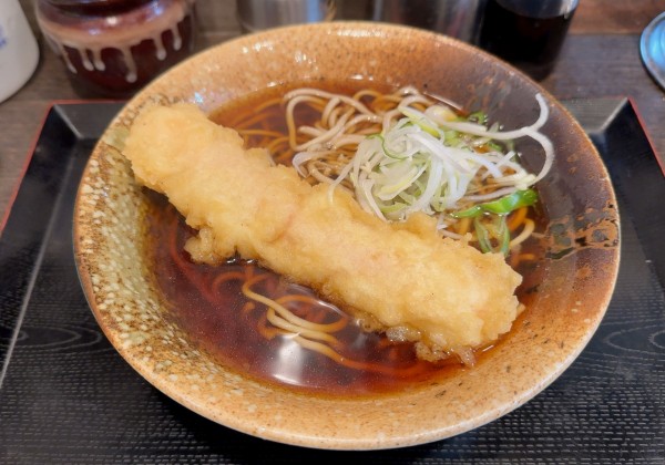 「ソーセージ天そば(500円)」@三松 青砥店の写真