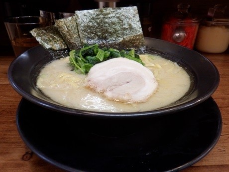 「塩ラーメン」@横浜家系ラーメン 駒込家の写真