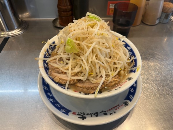 「ラーメン並➕チャーシュー」@らーめん大 大森店の写真