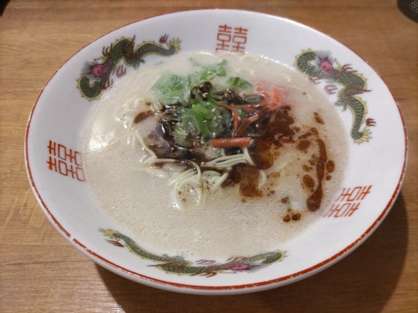 「とんこつラーメン」@屋台屋 博多劇場 北千住店の写真