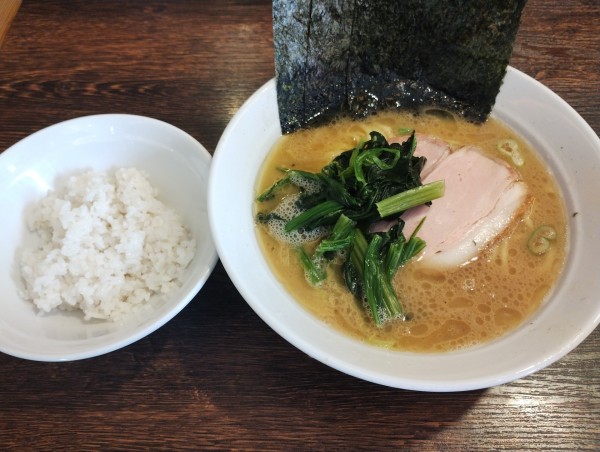 「ラーメン(ライス無料)」@伝家 志木店の写真