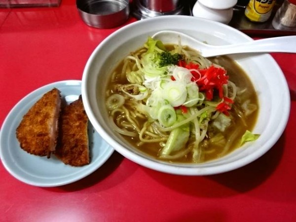 「ソースラーメン(780円)＋ハムかつ(200円)」@中華料理 大輦の写真