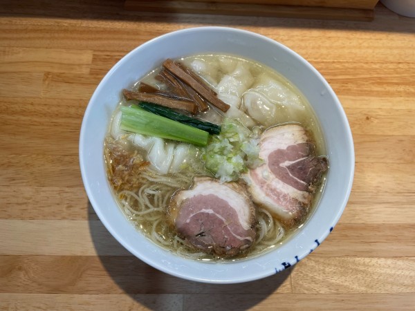 「塩ワンタン麺」@支那そばや 鳥栖の写真