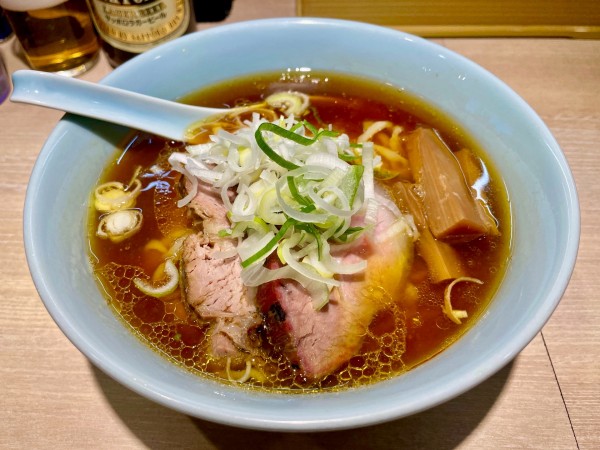「サッポロ赤星 → 肩ロース中華そば」@まるえ中華そばの写真
