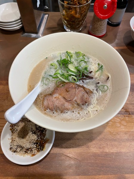 「博多豚骨ラーメン」@幸心堂の写真