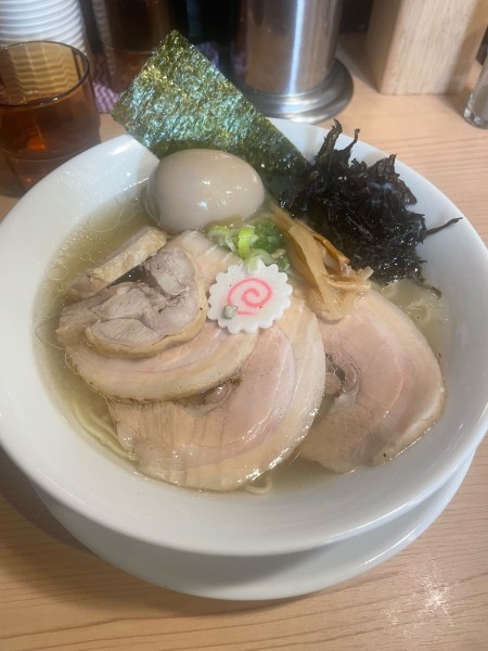 「貝だし汐らーめん特製トッピング」@クラム&チキンヌードル クラチキの写真