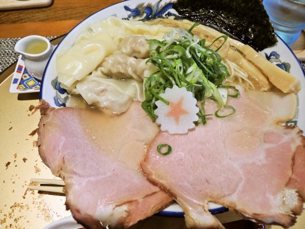 地鶏中華そば塩（850円）＋ワンタン（200円）