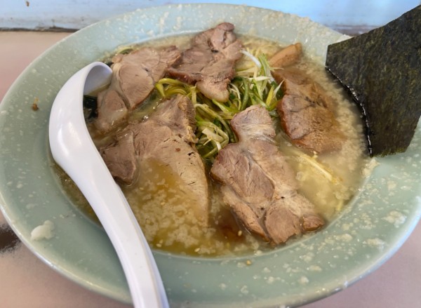 「ネギ塩チャーシュー麺 中盛」@ラーメンショップ吉間家の写真
