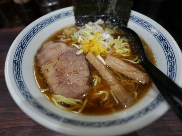 「らーめん＋小ライス」@中華そば 新の写真