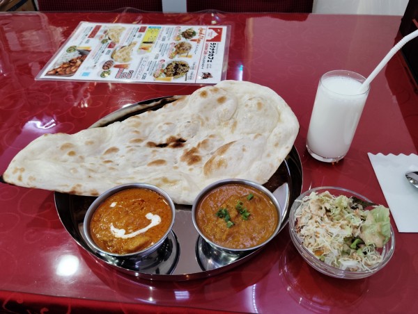 「ランチセットB　カレー2種類　　８５０円税別→９３５円」@ラクナウカフェの写真