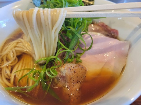 「醤油そば」@YOKOKURA STOREHOUSEの写真