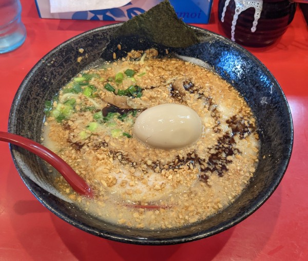 「揚げニンニクラーメン + 味玉」@麺屋 だいのじの写真