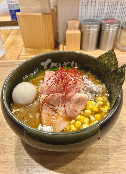 「カレー味噌ラーメン【TP】特製トッピング、ライス」@味噌らーめん 柿田川ひばり 恵比寿本店の写真