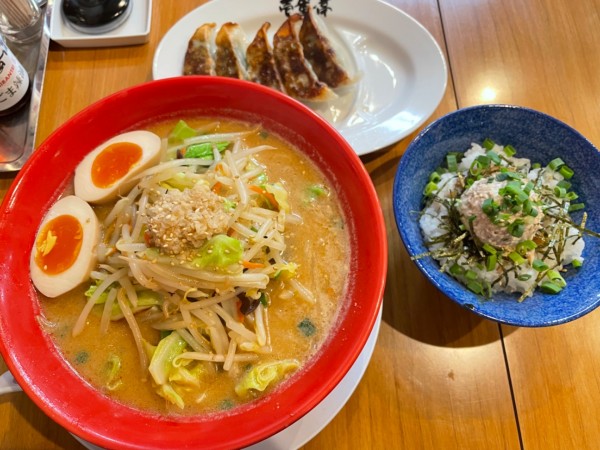 「たっぷり野菜味噌ラーメン＋味玉」@ラーメン屋 壱番亭 境店の写真