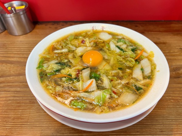 「サイカラーメン生玉子入り」@彩華ラーメン 橿原店の写真