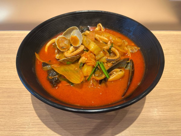 「チャンポン 1,050円」@肉＆麺 イオンモール東久留米店の写真