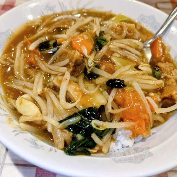 「中華風ビーフカレー」@中国料理 東方餐廳 大門店の写真