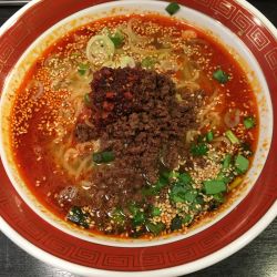 紅麻辣担々麺(880円)