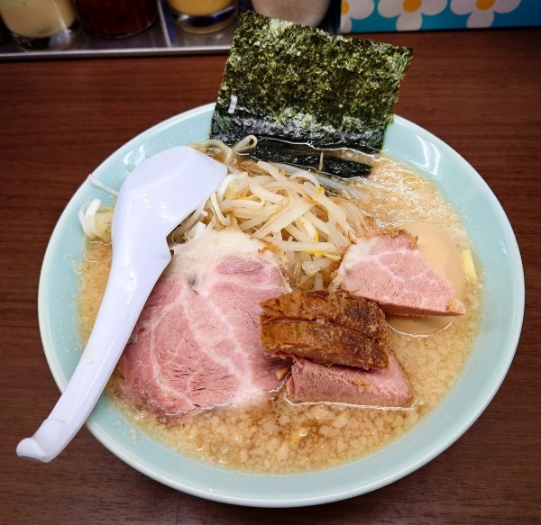 「背脂三層」@ラーメン 吉田屋 門前仲町店の写真
