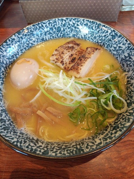 「濃厚鶏そば+味玉」@鶏そば 一瑳の写真