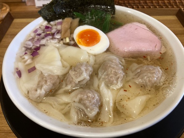 「さくらワンタンラーメン　塩　和え玉」@麺屋 さくらの写真