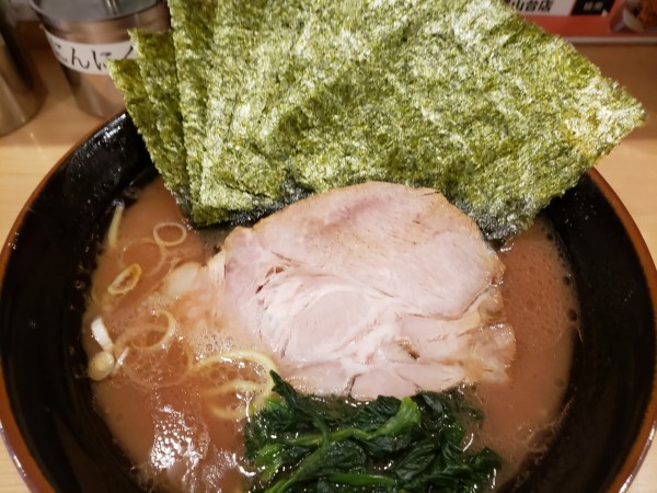 「並、海苔増し」@横浜家系ラーメン 武虎家 尾山台店の写真