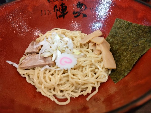 「油そば 半熟玉子 明太マヨ」@陣矢 東京油そば伝承館 上野の陣の写真