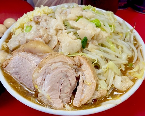 「大豚　ぎょったまラーメンVer.にぼし 　味付けうずら」@ラーメン二郎 中山駅前店の写真