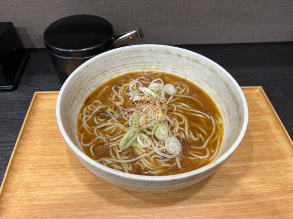 「カレー南蛮そば550円」@小諸そば 新宿南口店の写真