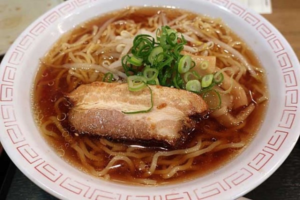 「醤油ラーメン　748円」@炉端かば 鳥取店の写真