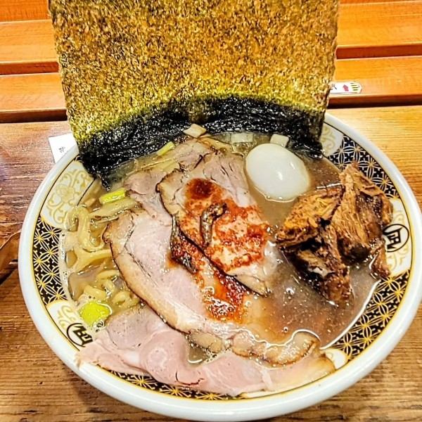 「すごい煮干しラーメン特製」@ラーメン凪 大宮店の写真