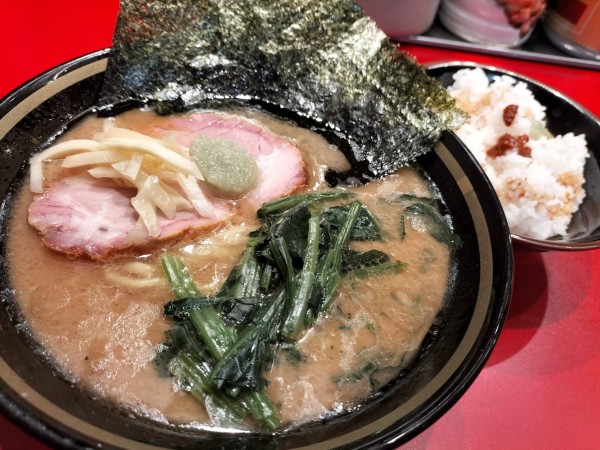 「ラーメン￥７８０＋白飯無料」@家系ラーメン 王道乃印 柏店の写真