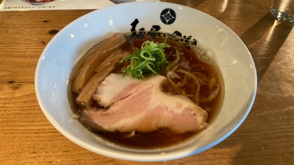 「煮干醤油ら〜麺」@麺屋吟治 zeroの写真