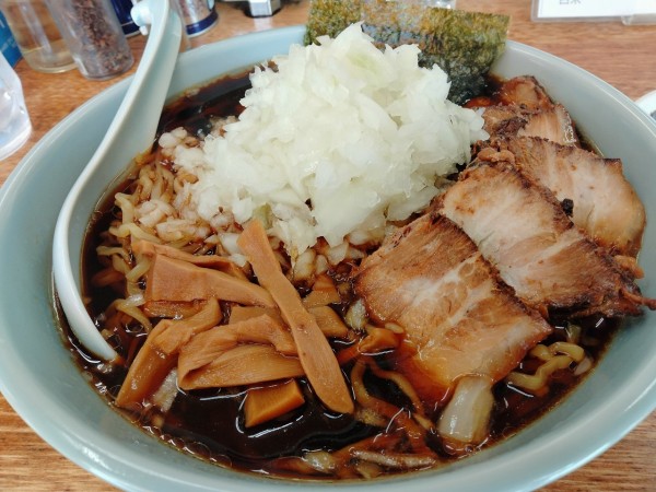 「竹岡式ラーメン＋チャーシュー＋薬味W」@中華そば 温故知新の写真