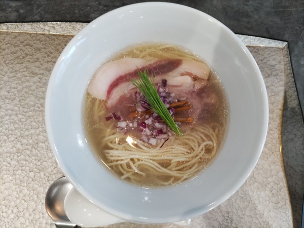「中華蕎麦　塩」@宍道湖しじみ中華蕎麦 琥珀 池袋店の写真