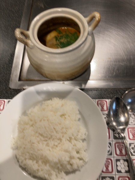 「霧島ポークの角煮ココットカレー　2000円」@紅花別館の写真
