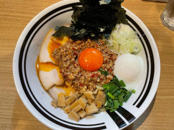 「全部のせまぜそば」@油そば・まぜそば ロマン 本店の写真