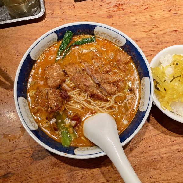 「排骨担々麵(ぱいこうだんだんめん)」@支那麺 はしご 銀座本店の写真