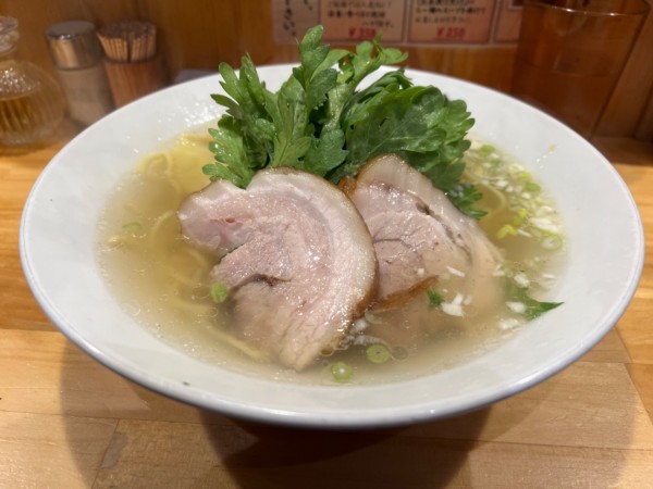 「本丸塩ら〜麺」@横濱 本丸亭 新橋店の写真