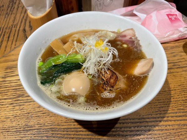 「特製醤油中華そば」@中華そば べぃしっくの写真