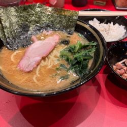ラーメン、コマチャー、無料ライス