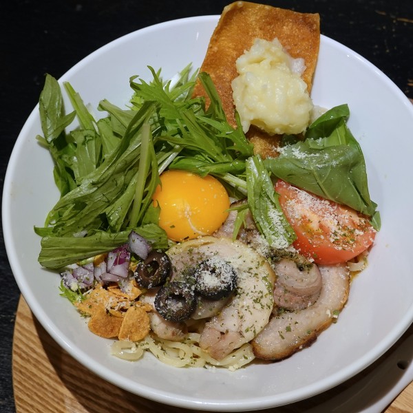 「ピザそば 赤 さんべぇのマルゲリータ 1,000円」@ななしのさんべぇの写真