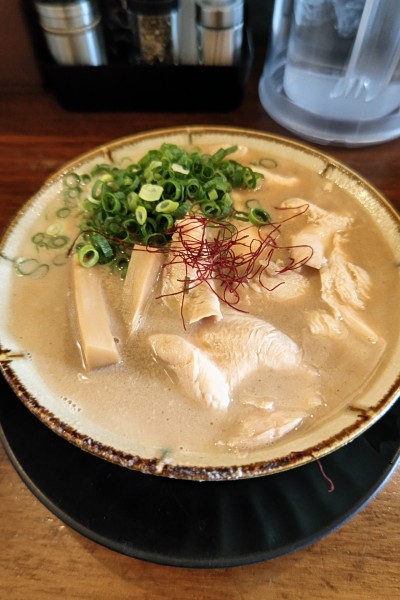 「鶏白湯らーめん」@鶏白湯らーめん ちきんういんぐの写真