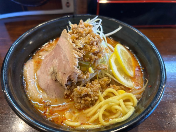 「火山らあめん1000円」@麺屋 いいづかの写真