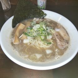 濃厚煮干そば　900