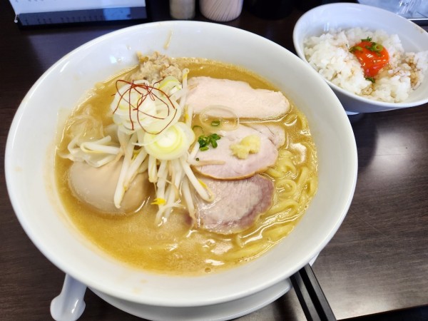 「[限定]特製味噌そば たまごかけご飯」@中華そば 裏慶の写真